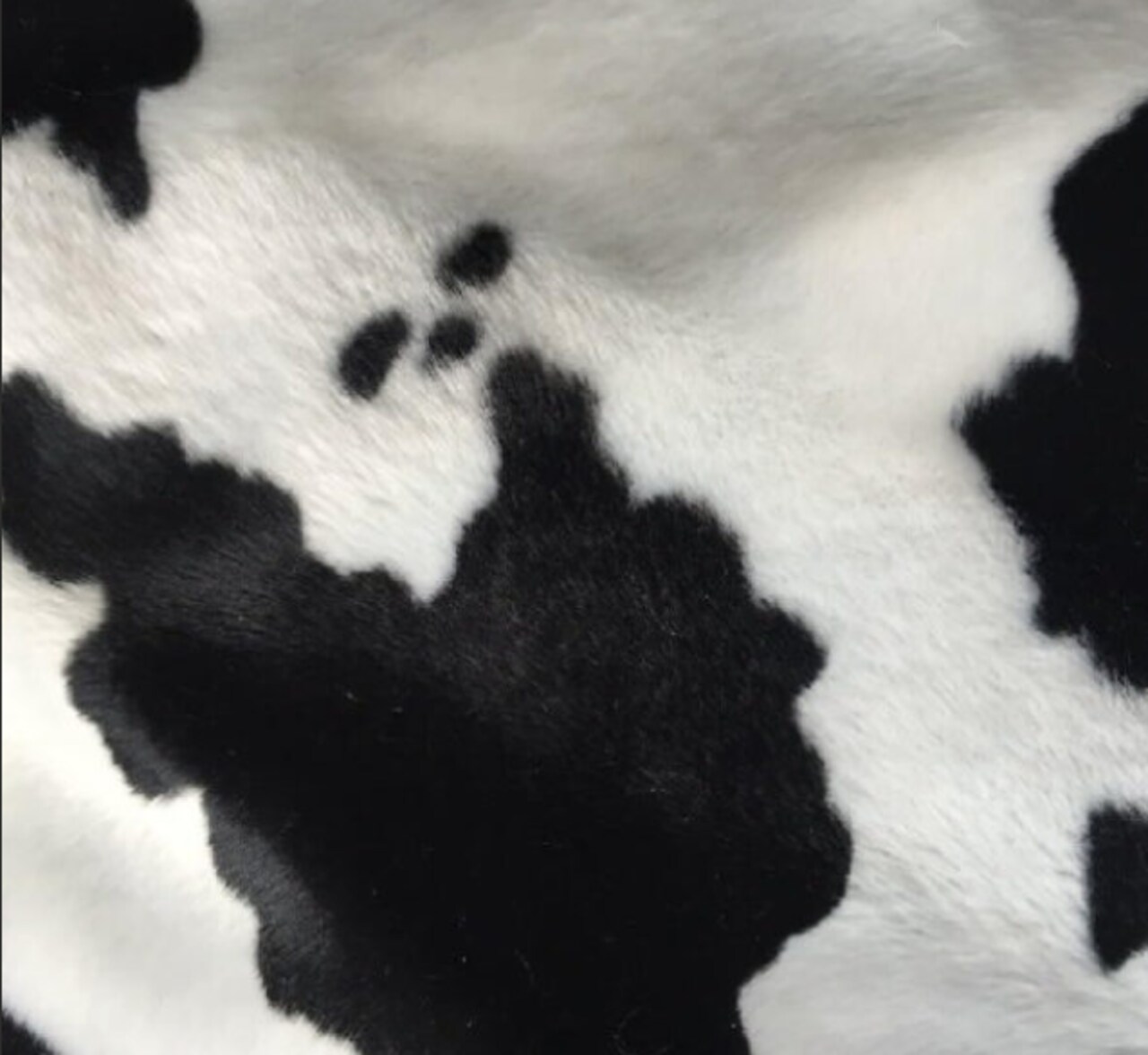 1 Yard Faux Fur Cow Print Fabric Soft Stretchy Material 60 Inch Width for Costumes, Crafts & Home Décor